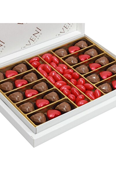 VAVENİ Kalpli Badem Drajeli Çikolata Kutusu