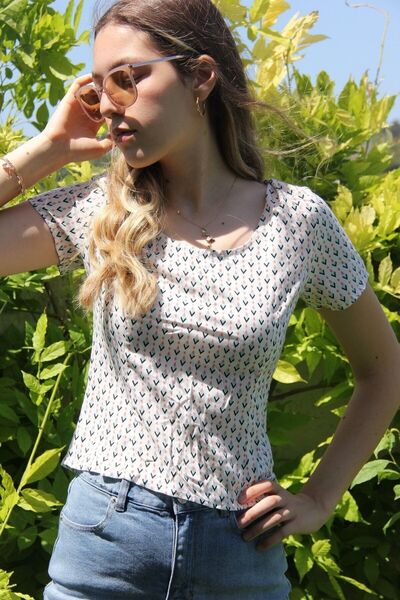 Bohemian Women's Ethnic Patterned Low-cut Bohemian Style Blouse