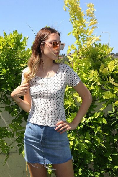 Bohemian Women's Ethnic Patterned Low-cut Bohemian Style Blouse