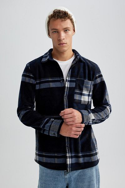 DeFacto Regular Fit Checkered Pocket Detailliertes Fleece-Langarmhemd V2767az23wn