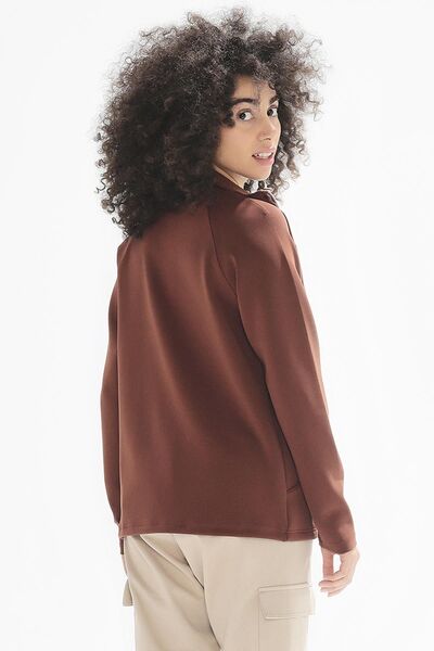 Comm-Ci Плетена блуза Rowen Brown с яка стойка, цип и детайлни джобове