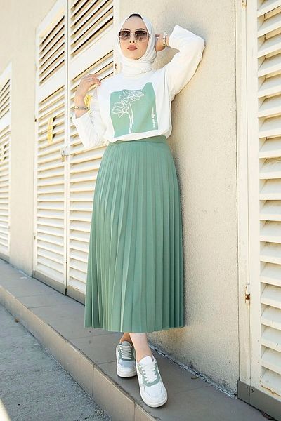Kirazgym Women's Blouse and Skirt Set - Pleated Design