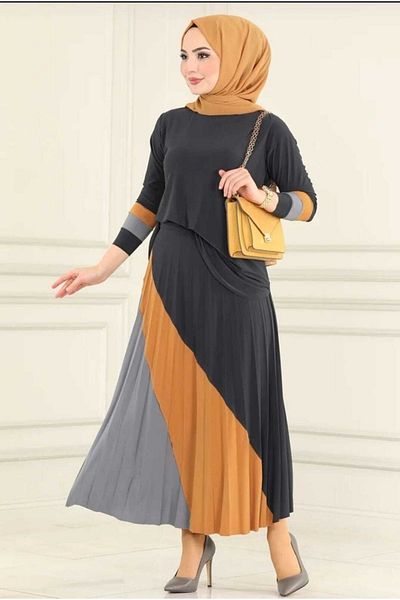 MODAMÜNASİP Υπέροχο κοστούμι με λεπτομέρεια Sandy Stripe Hijab