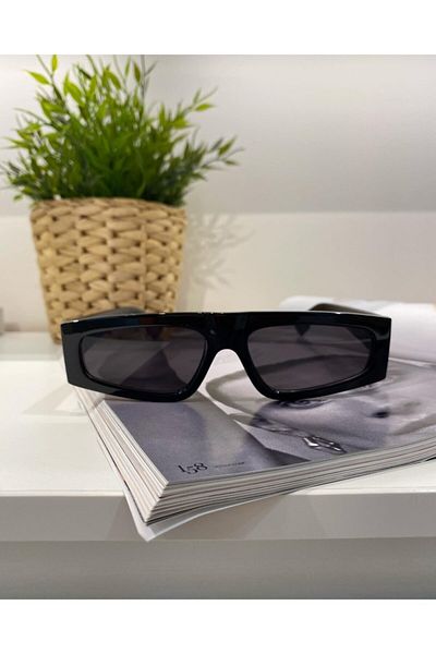 BOUTIQUE MARYJANE Women's Black Sunglasses Lorel