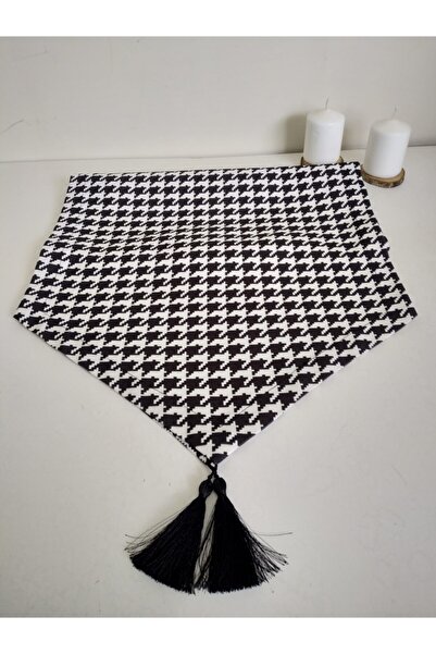 Ayşemce عداء منقوش بأقدام الإوز باللونين الأبيض والأسود