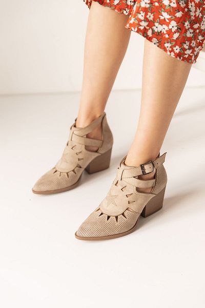 Bej Ayakkabı Women's Beige Laser Star Pattern Buckle Adjustable Back Zipper Shoes