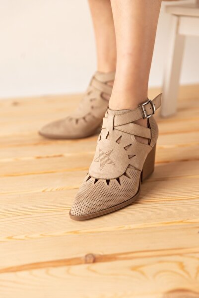 Bej Ayakkabı Women's Beige Laser Star Pattern Buckle Adjustable Back Zipper Shoes