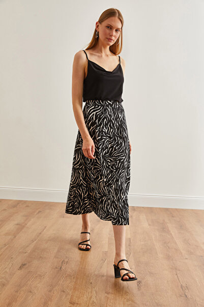 Olalook Czarna, długa damska spódnica z elastyczną talią we wzór zebry - ETK-19000259