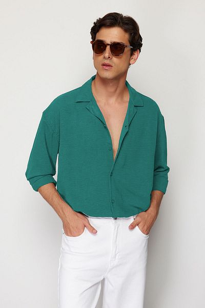 Trendyol Collection Grünes Oversize-Sommerhemd in Leinenoptik – Apache-Kragen TMNSS23GO00053