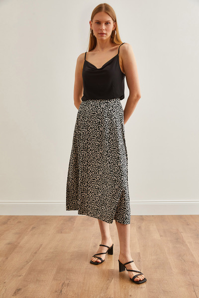 Olalook Fustă lungă pentru femei, neagră, cu model de margarete, cu talie elastică - ETK-19000259