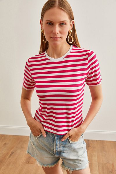 Olalook Φούξια ριγέ ελαστικό γυναικείο T-shirt Crop - Crew Neck TSH-19000823