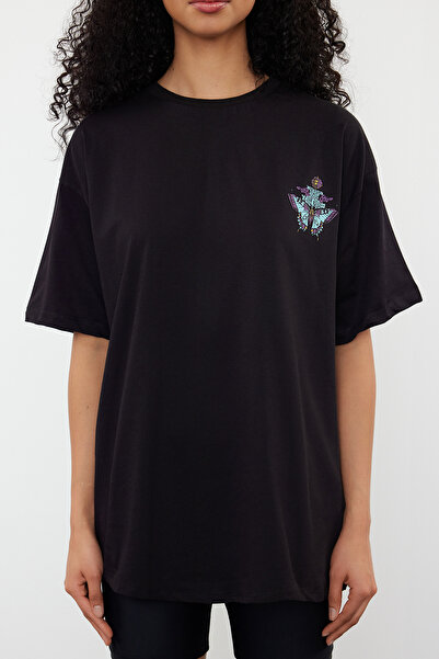 Trendyol Collection Μαύρο 100% βαμβακερό πλεκτό μπλουζάκι με πεταλούδα με στάμπα με στάμπα μεγάλου μεγέθους/ευρείας εφαρμογής TWOSS24TS00274