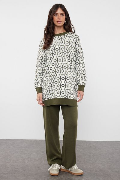 Trendyol Modest Zestaw swetrów i spodni z dzianiny w geometryczny wzór khaki - TCTAW23US00006