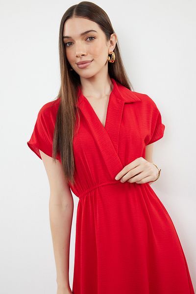 Trendyol Collection Aerobin Red Midi ruha - egyenes A-vonalú, duplasoros gallérral TWOSS24EL00599