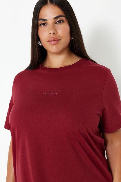 Trendyol Curve Plus Size ClareT Red kniTTed T-Shirt - Crew Neck, PrinTed TBBSS24BF00070