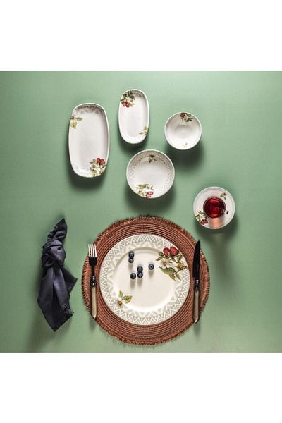 Schafer 32 Piece Sharon Breakfast Set - Strawberry Pattern