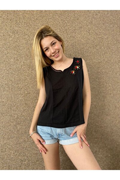 Bohemian Women's V-Neck Sleeveless Organic Cotton Blouse