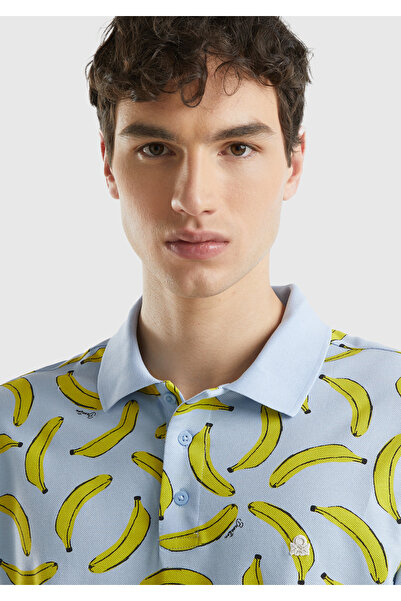 United Colors of Benetton Tricou albastru cu model de fructe cu gât polo pentru bărbați - 100% bumbac