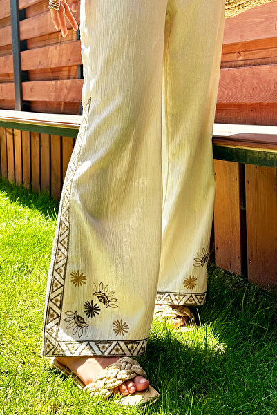 Trend Alaçatı Stili Γυναικείο υφαντό παντελόνι εκρού κεντημένο - ALC-X12405