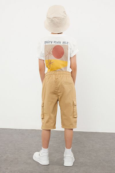 TRENDYOLKIDS Beige gewebte Shorts für Jungen – Taschen und elastischer Bund TKDSS24SR00002