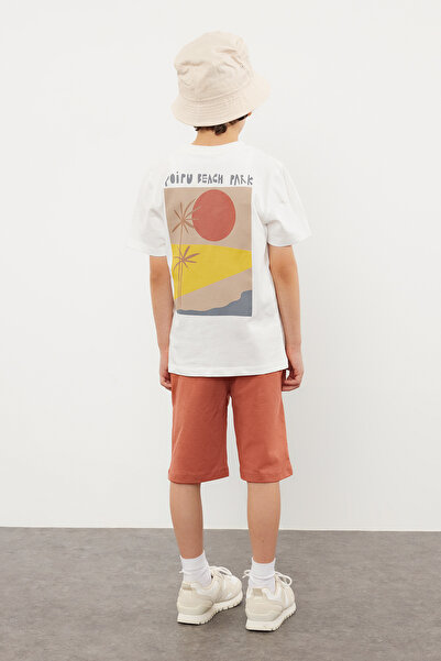 TRENDYOLKIDS Marineblauer Strickanzug für Jungen – 100 % Baumwolle, T-Shirt mit Rückendruck und Shorts TKDSS24AU00008