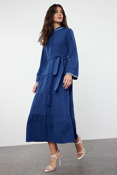 Trendyol Modest Υφαντό μπλε φόρεμα - Λεπτομέρειες αξεσουάρ, TCTSS24EB00235