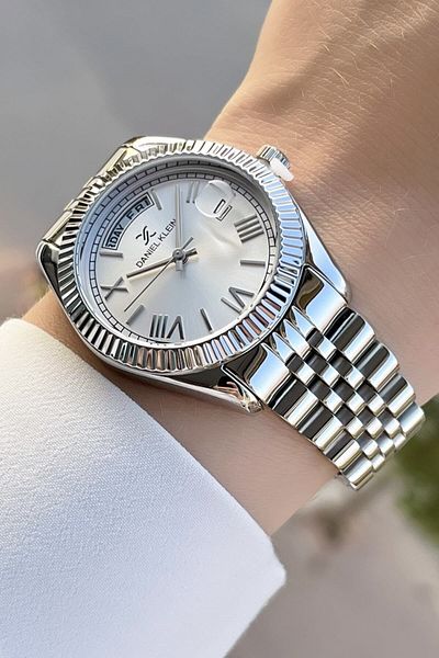 Daniel Klein Women's Wrist Watch with Silver Color Adjustable Cord Function Dkgnct517