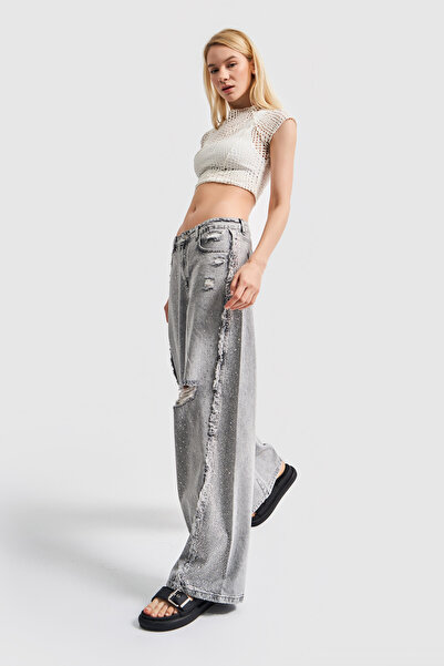 its basic Дамски дънков плат Palazzo Denim със сив цвят отстрани и ярък камък