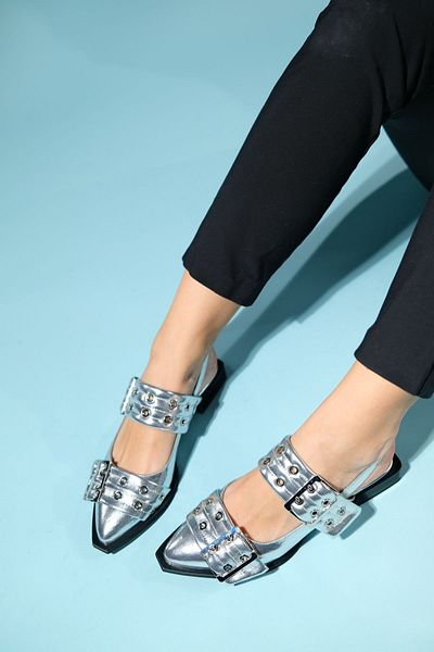 LuviShoes Sandale Paloma pentru damă - piele argintie și cataramă