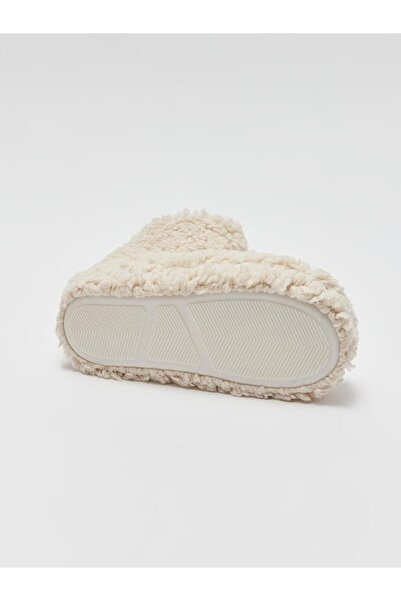 LC Waikiki LCW STEPS Pelüş Nakışlı Kız Çocuk Ev Botu