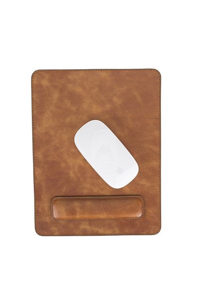 Lev Leather Ергономична подложка за мишка от естествена кожа - опора за китката, подарък за офис с възможност за наименуване