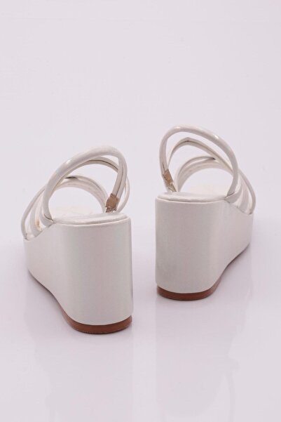 DGN 810 Model Λευκά Γυναικεία Σανδάλια - Σόλα με σφήνα και χιαστί λουράκι