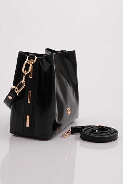 DGN 051 Dámská černá lakovaná taška na předjíždění zdarma