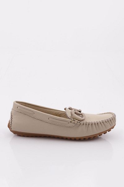 DGN K105 Beige Loafer - Дамски обувки от естествена кожа с аксесоари