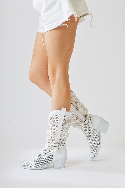 Limoya Καλοκαιρινές γυναικείες μπότες Orietta White Laser Cut Bellows