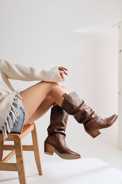 Limoya Γυναικείο Western Bootie Lise-Britt Tan Suede Gusseted Embroidered