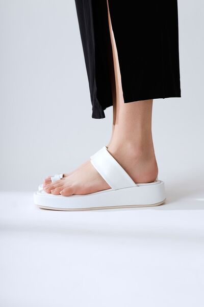 Limoya Προϊόν ευκαιρίας για γυναικείες παντόφλες με χοντρή σόλα Deeman White