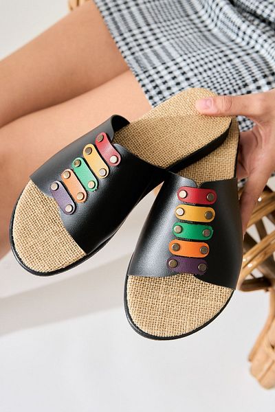 Jilberto Papuci de damă Nicola din piele naturală cu talpă cu paie neagră cu cataramă colorată