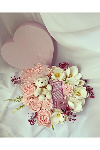 Z&B FLOWERS علبة زهور الشوكولاتة مع دمية دب في علبة على شكل قلب، هدية عيد ميلاد، هدية