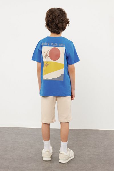 TRENDYOLKIDS Saks Boy 100 % Baumwolle, hinten bedrucktes Strick-T-Shirt, Shorts, Unterteil, Oberteil, Set TKDSS24AU00008