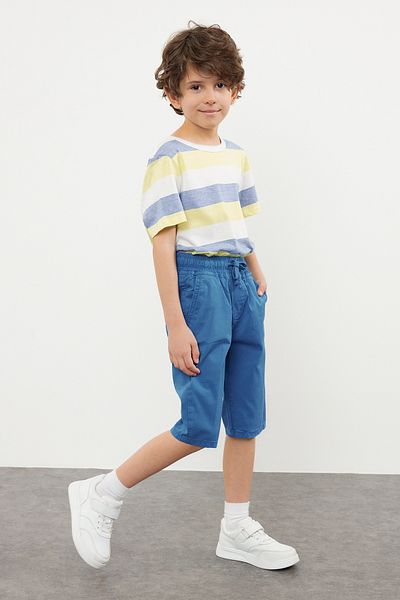 TRENDYOLKIDS Indigo υφαντό σορτς για αγόρι - Ελαστική μέση και λεπτομέρεια γραβάτα TKDSS24SR00001