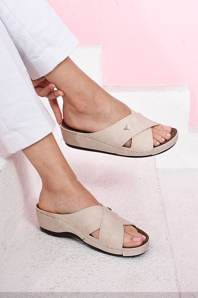 AlbiShoes Άνετες και ανατομικές γυναικείες παντόφλες - 4,5 cm ελαφρύ τακούνι, καθημερινή άνεση