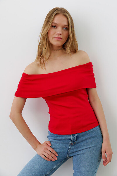 urban focus Low Shoulder T-Shirt