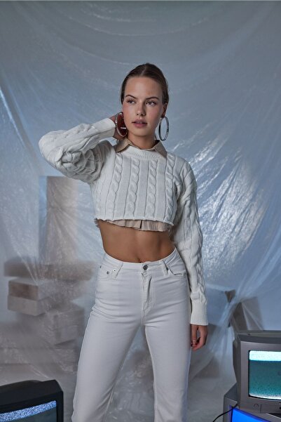 HOLLY LOLLY Crop Model Crew Neck Pletený Merit Svetr Ecru
