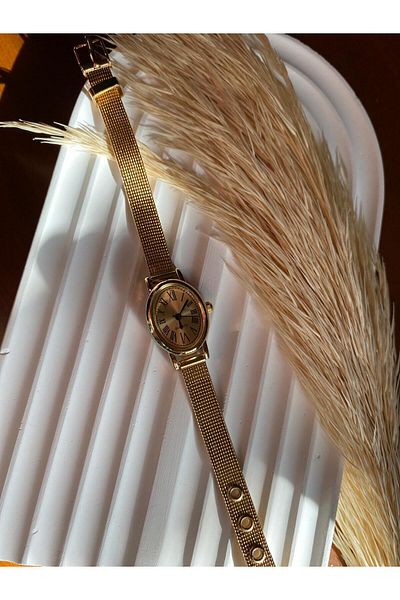 QUARTZ Rubsey Strawband Minimal Pattern Women's Wristwatch - Gold Vintage Is Very Small Model