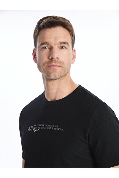 LC Waikiki LCWAIKIKI - Κλασικό ανδρικό χτενισμένο βαμβακερό μπλουζάκι, λαιμόκοψη, κοντό μανίκι