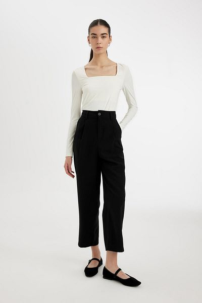 DeFacto Hose mit hohem Bund und Taschen im Tapered Fit und kurzem Bein D1201AX24SM