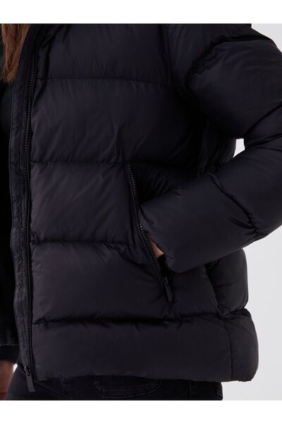 LC Waikiki Kadın Kapüşonlu Düz Şişme Mont