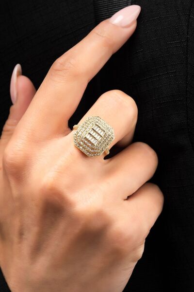 Altınaşkı Baget Taşlı Altın Yüzük