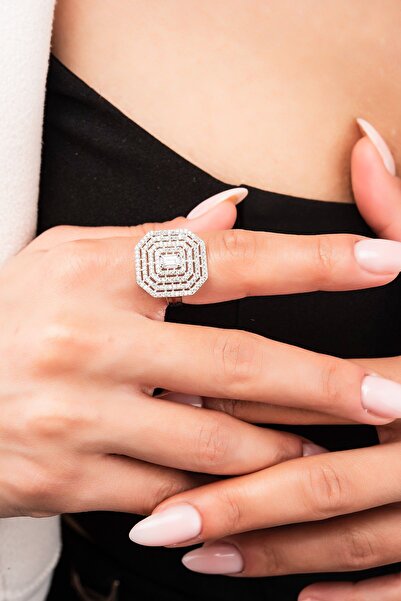 Altınaşkı Baget Taşlı Beyaz Altın Yüzük